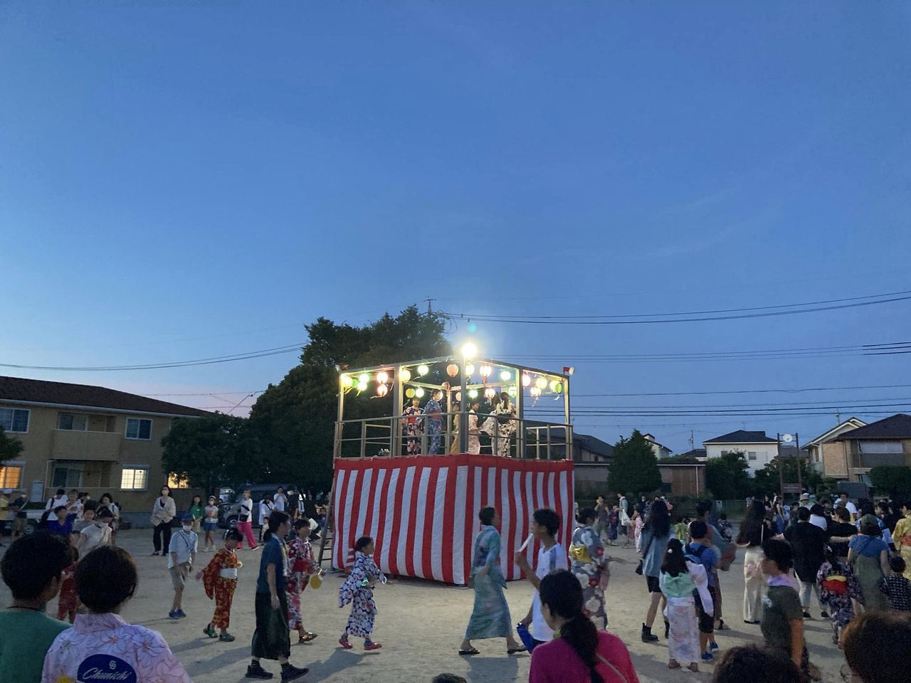 盆踊りの様子